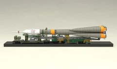 Модель 1/150 Plastic Model Soyuz Rocket & Transport Train изображение 2